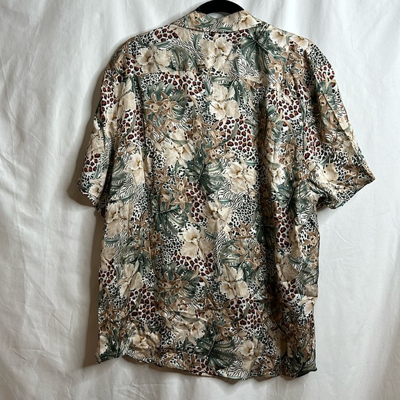NWOT Lita By Ciara Womens Floral Cheetah Print Shirt Size XL XLARGE - Picture 2 of 4
